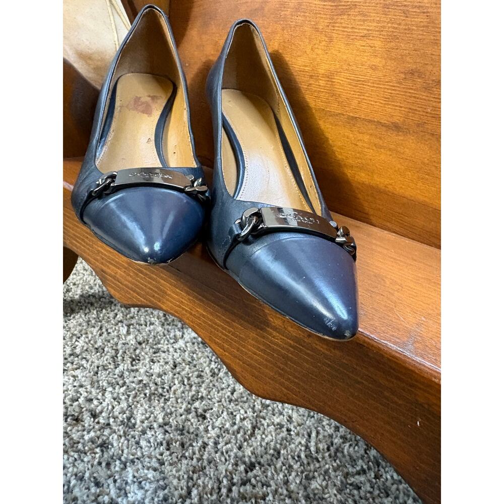 Vintage Coach Bowery Pumps, Kitten Heel, Navy Blue, Size 9 - Picture 4 of 11